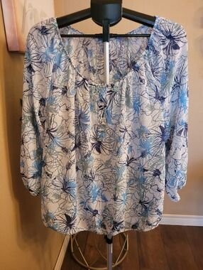 Liz Clairborne Floral Blue and White Women's Top